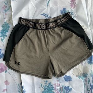 Under armour shorts size small